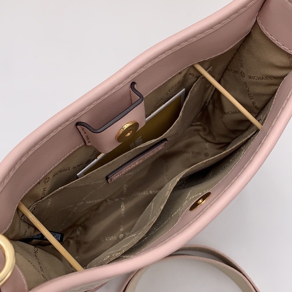 MICHAEL KORS Briley Small Logo Messenger XBODY Bag POWDER BLUSH MULTI - Picture 5 of 16